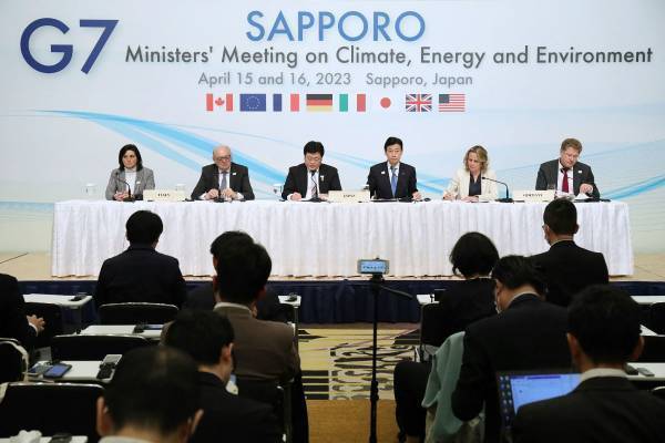 德国环境部长当众怼日本经济产业大臣：不欢迎核污水排海