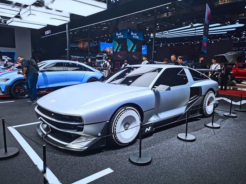 组图:满满科技元素 上海车展概念车抢先看_搜狐汽车_搜狐网