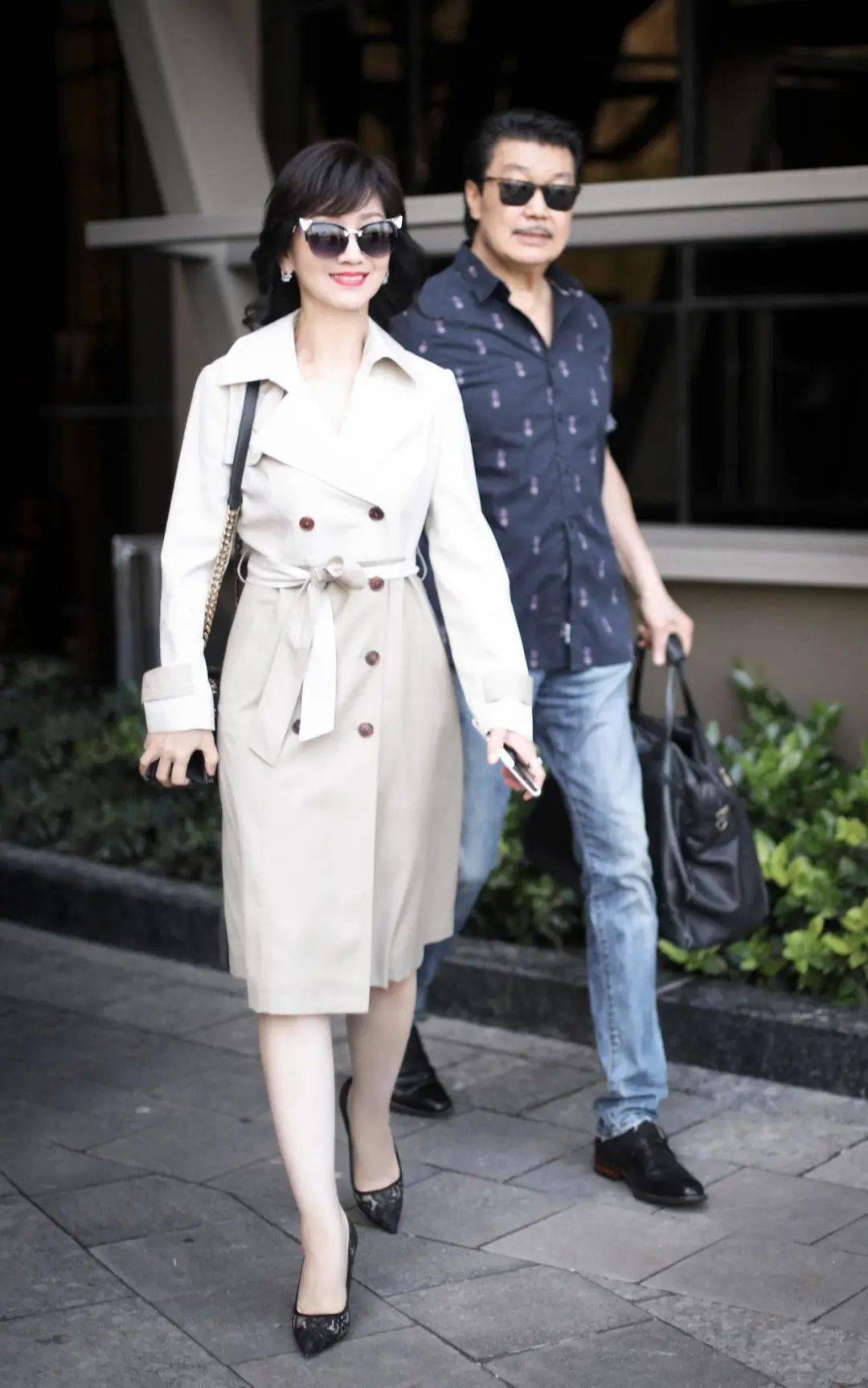 赵雅芝的私服藏有答案,这样穿太美了_造型_女性_大衣