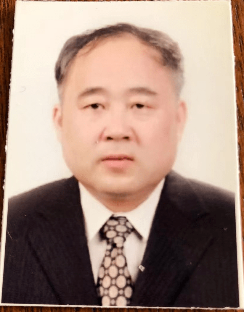 爱社会，愿奉献。做好是责任，做精是享受。★会计学院李志学★当年芳华今朝风采2002年12月进校，在校