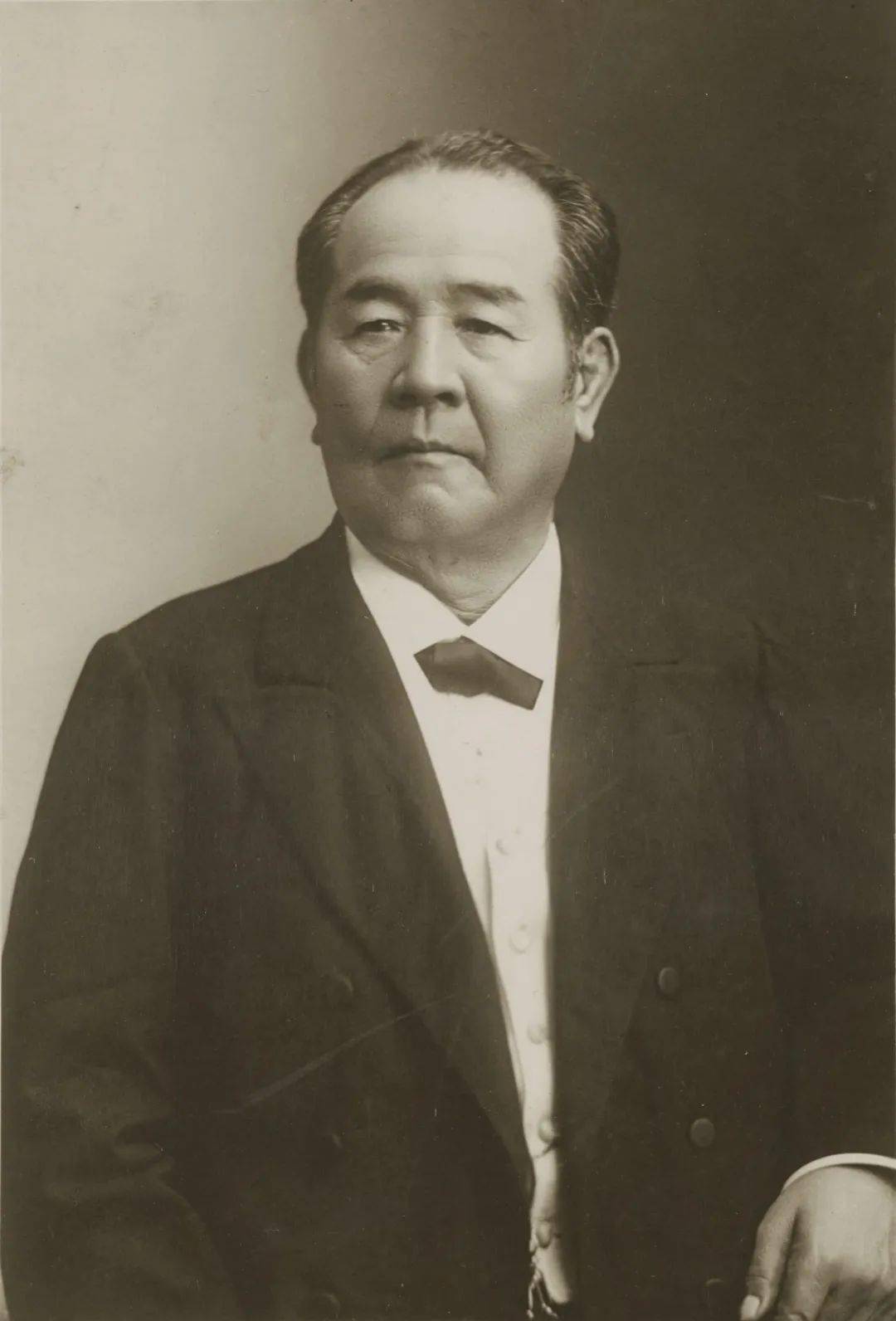 从圣德太子到福泽谕吉,再到涩泽荣一,从1984年开始一万日元纸币上的