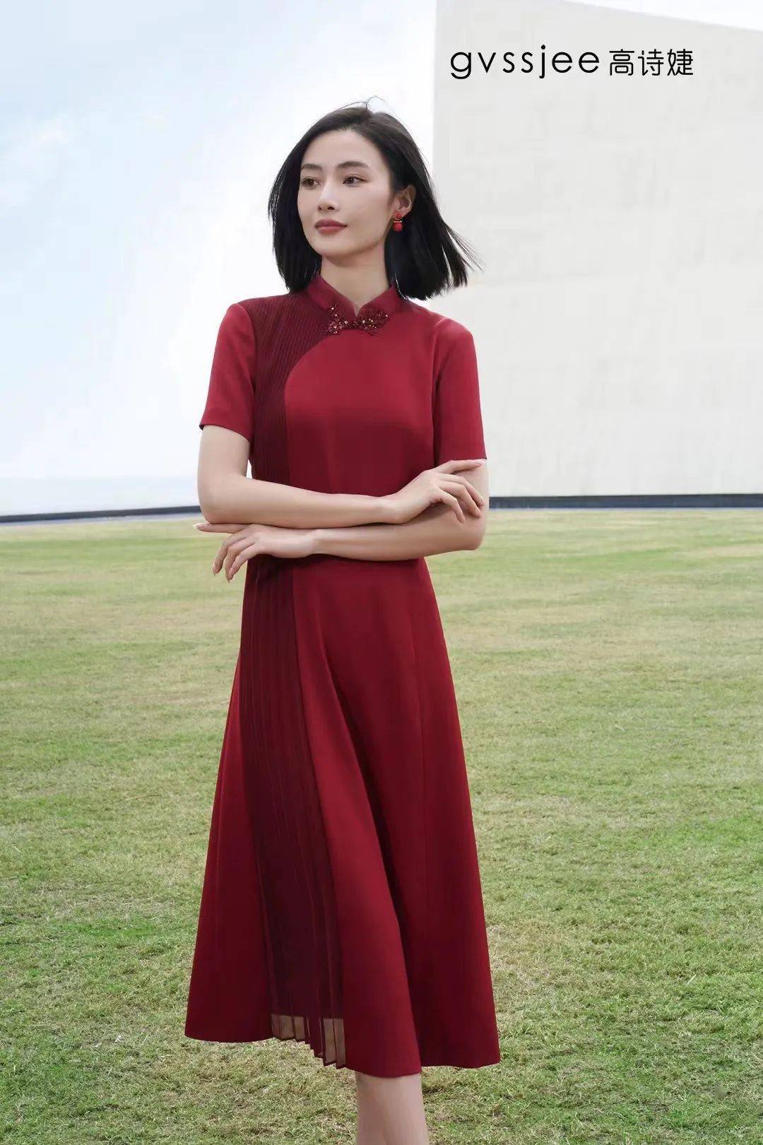 高诗婕结婚季,把浪漫藏进复古红_品牌_侵权_违规