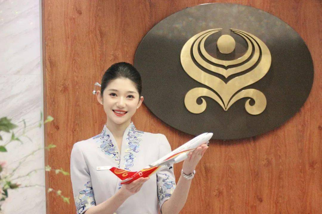 图| 海南航空第四代地面人员制服(《云端》提供)海南航空地面服务人员