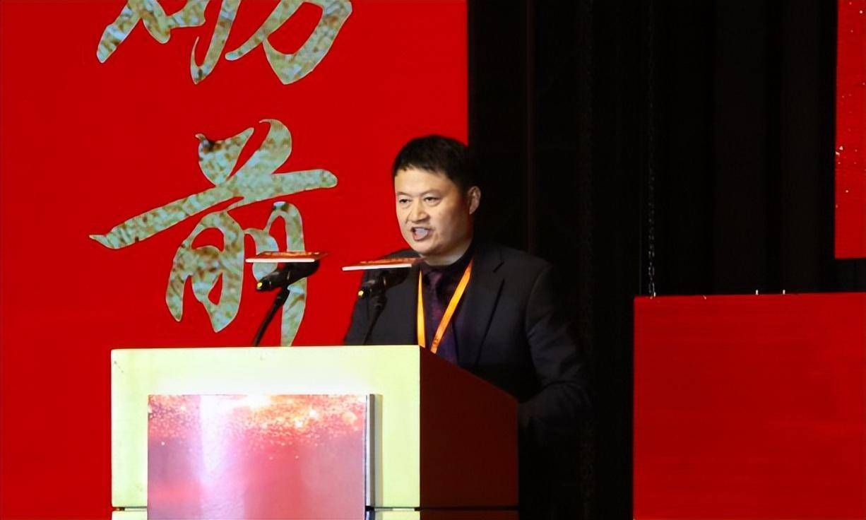 长峰医院创始人汪文杰:疑似卫校毕业,没一篇单独署名的学术论文_先生