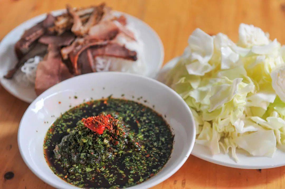 本期分享内容——美食·德宏撒撇