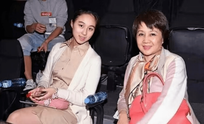 豪掷13亿买下4栋豪宅，“赌王四太”梁安琪笑称：让小女儿学投资用的_何超欣_何超莲_生活