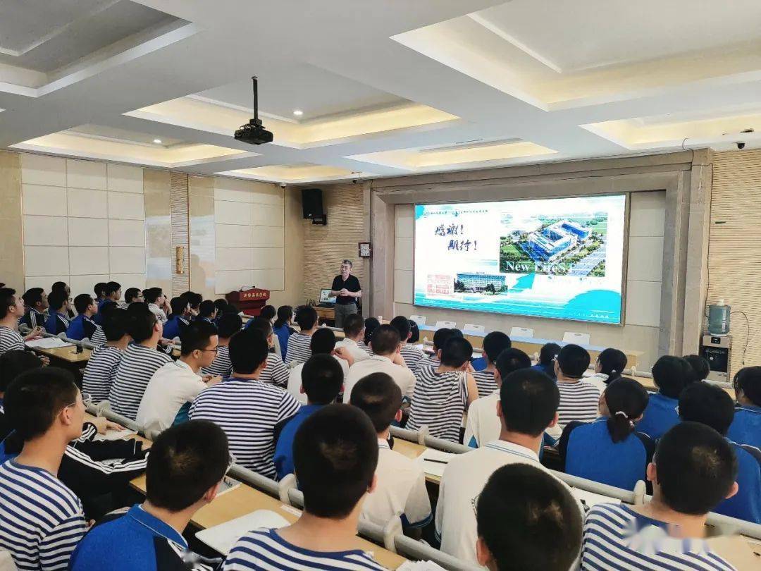 海泉学校 | 华中科技大学山西招生组到我校开展讲座_交流_办学_学子