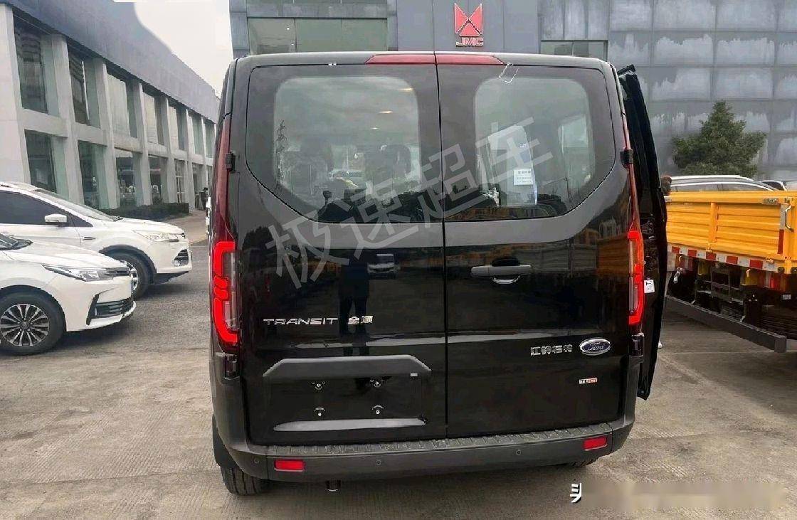 福特transit全顺"焕新登场",升级9at,整体风格更具现代感_搜狐汽车