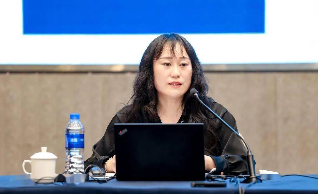 商务部国际司副处长孙思佳,商务部研究院亚洲研究所副所长袁波,宁波