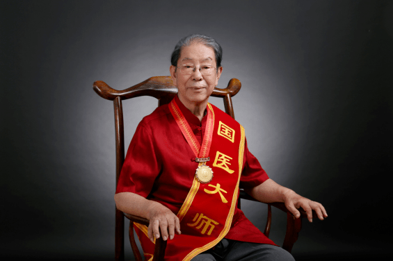 师从著名中医大家施今墨,秦伯未,祝谌予,任应秋等,尽得真传