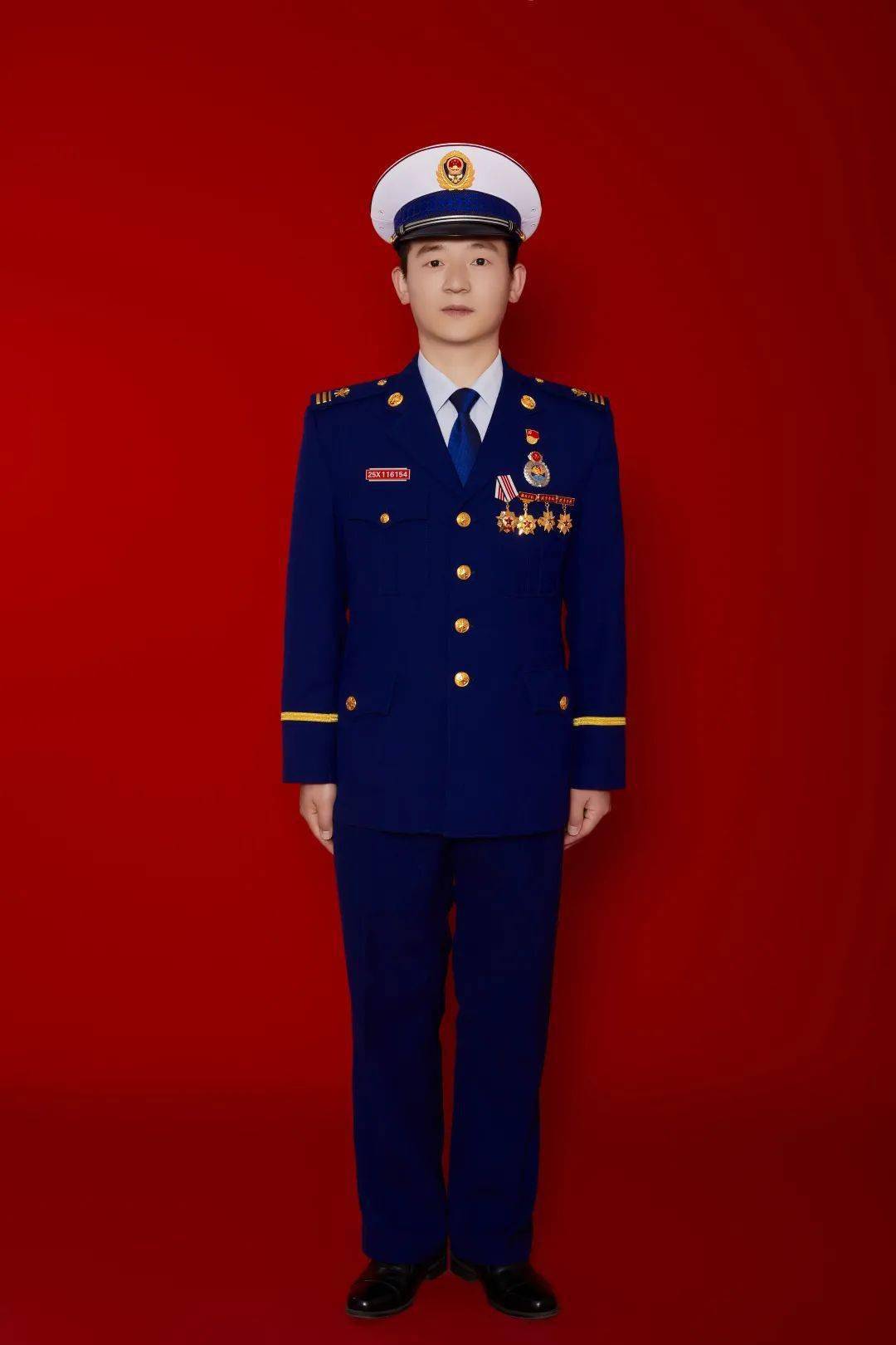 续荣光 踏新程 | 云南省消防救援总队举行高级消防员晋衔仪式_入队