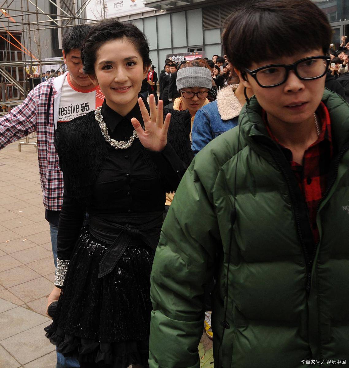 谢娜助理惹众怒!曝光打人,炒票,欺骗粉丝等黑幕_明星_女子_网友