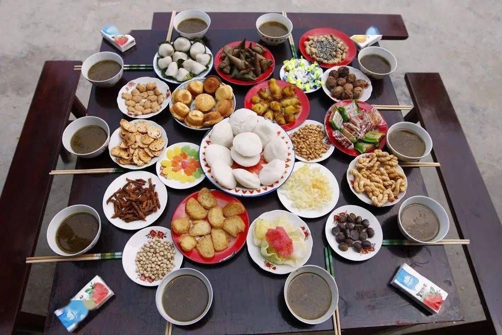 是方言土语,结束的意思,"三幺台"顾名思义,一轮宴席要经茶,酒,饭三席