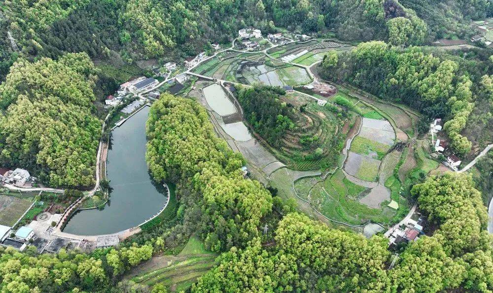 特写丨草池湾的守望者_刘辉_珍珠河_石泉