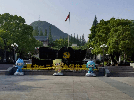 塔山公园人民广场随着亚运临近,我县各地亚运氛围浓厚,漫步在街头巷尾