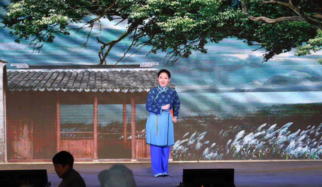 锡剧《沙家浜·风声紧》△女声独唱《幸福赞歌》△锡剧《大先煞》