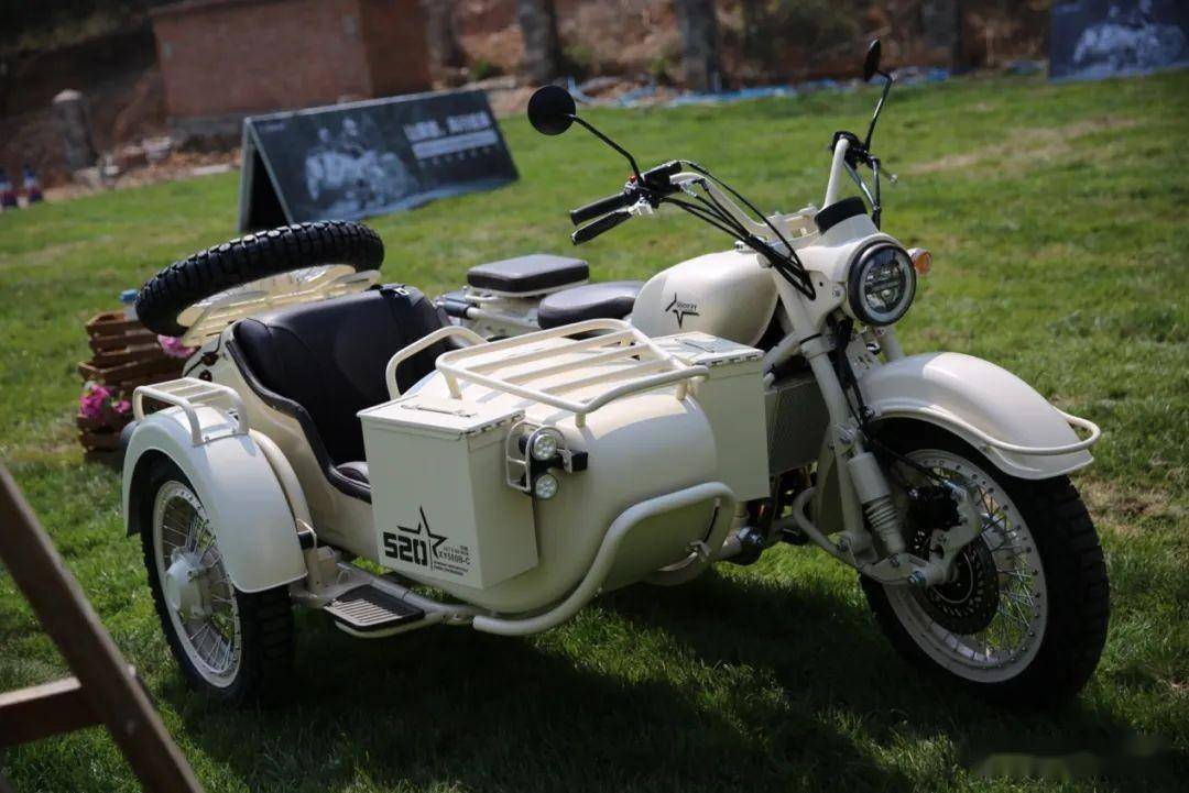 98万起,国产首款500级双缸挎子鑫源龙卷风520来袭!_搜狐汽车_搜狐网