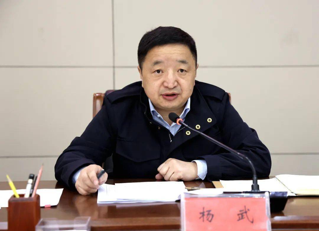 杨武在迭部县域经济发展工作推进会上强调:认清严峻形势 反思差距不足