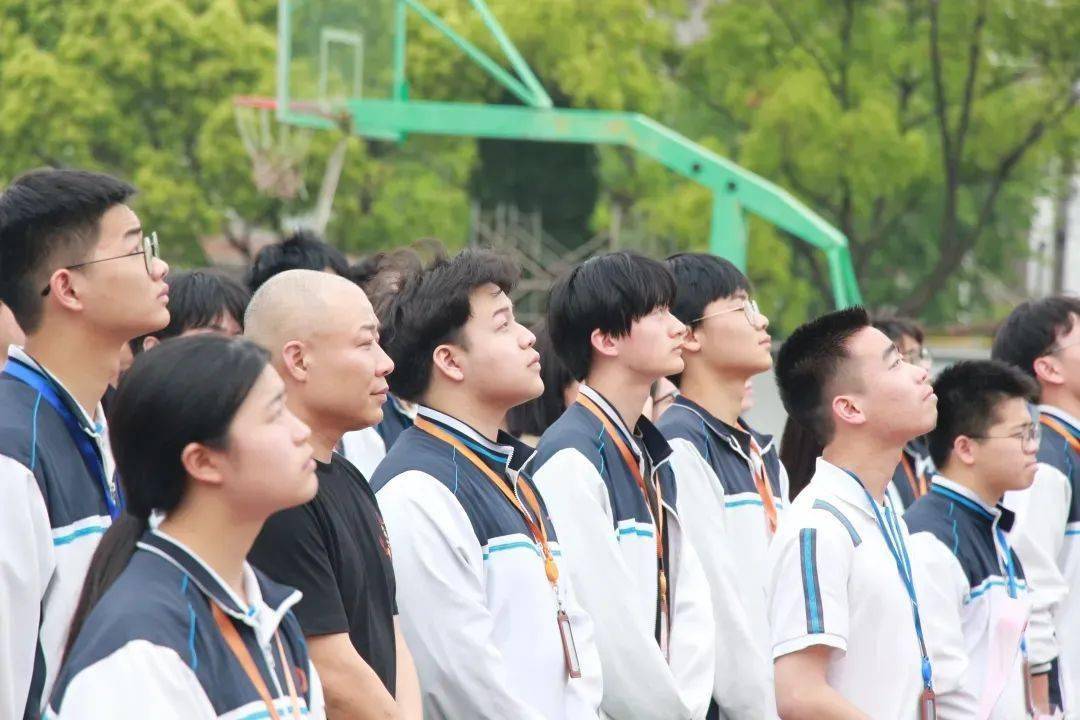 台州市第一中学校服图片