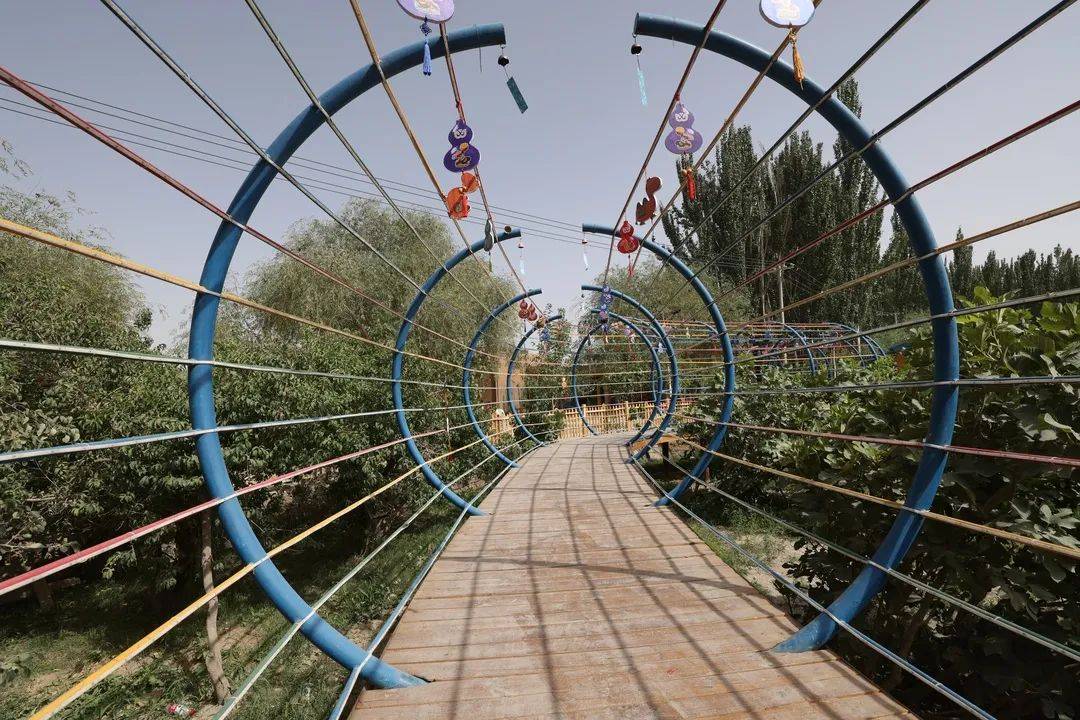 阿孜汗无花果民俗文化旅游景区于2019年开始建设,紧邻阿图什市中心