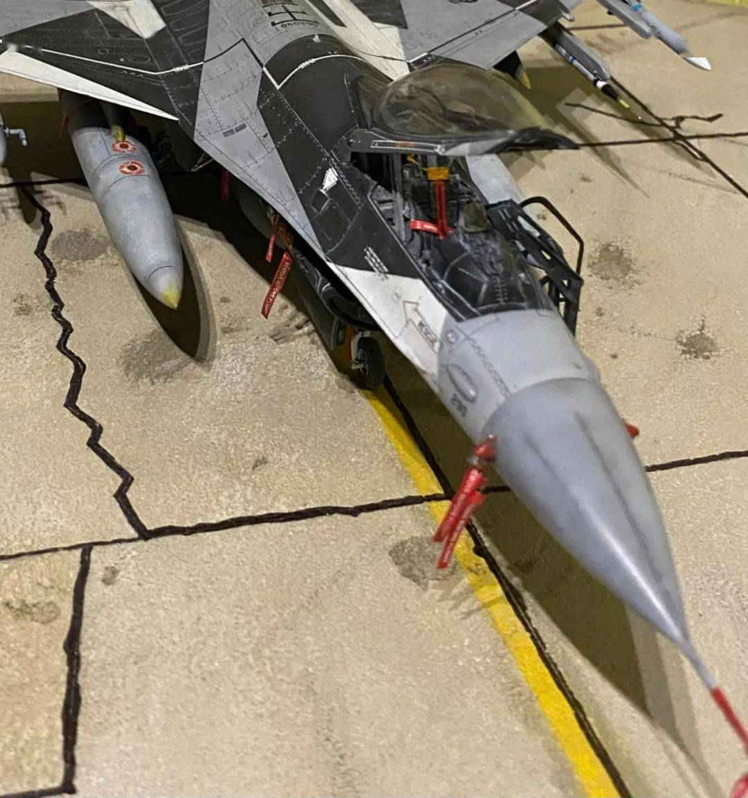 漂亮的入侵者 f-16c