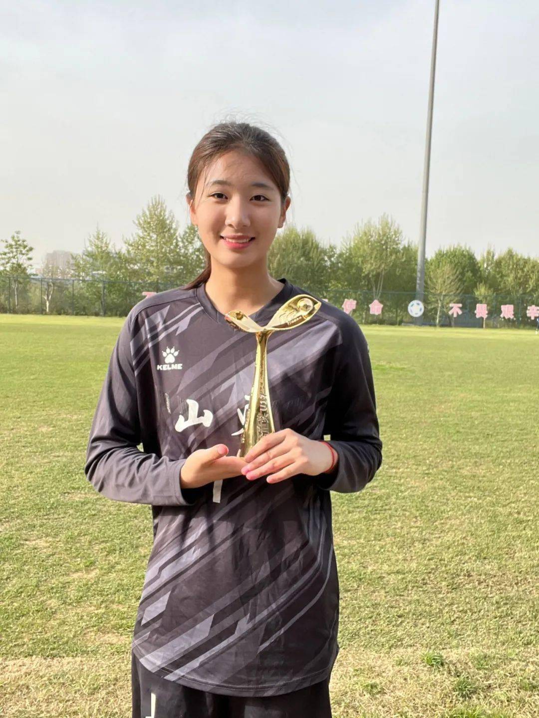 17岁女超首秀的点球终结者,承载着"国际级门将"的希望_刘晨_中国_山东