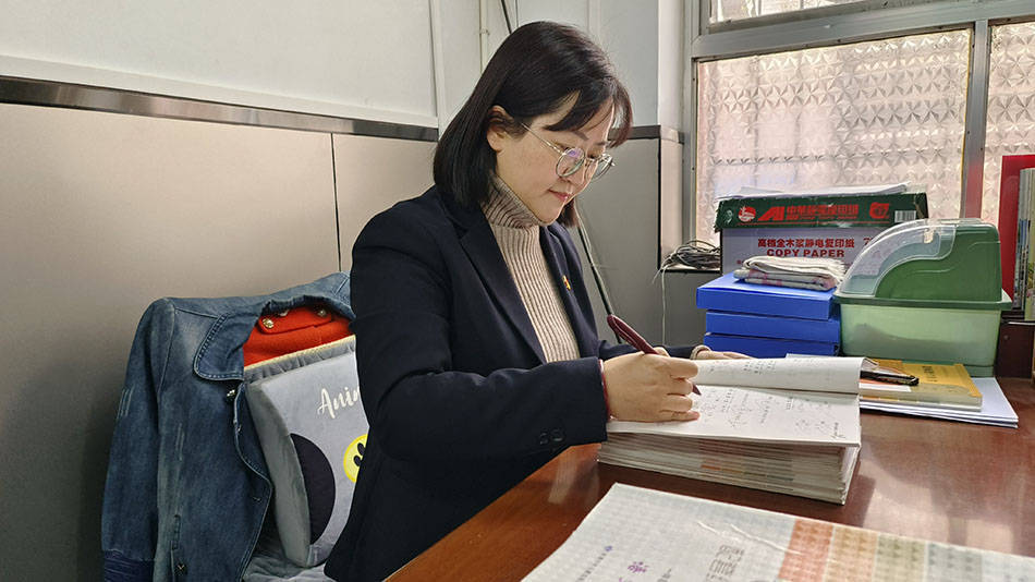 【劳模风采】李萍萍:教育就是"爱" 用爱培育学生