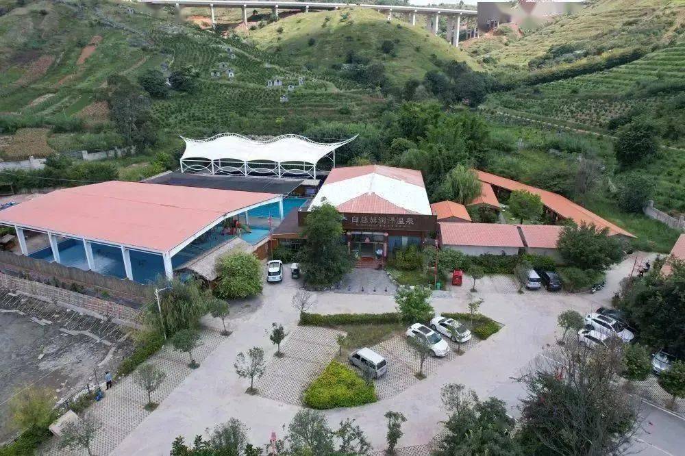 【泡温泉 赏花灯 品美食】"五一"出行,就来弥城!_弥渡_广场_天生桥