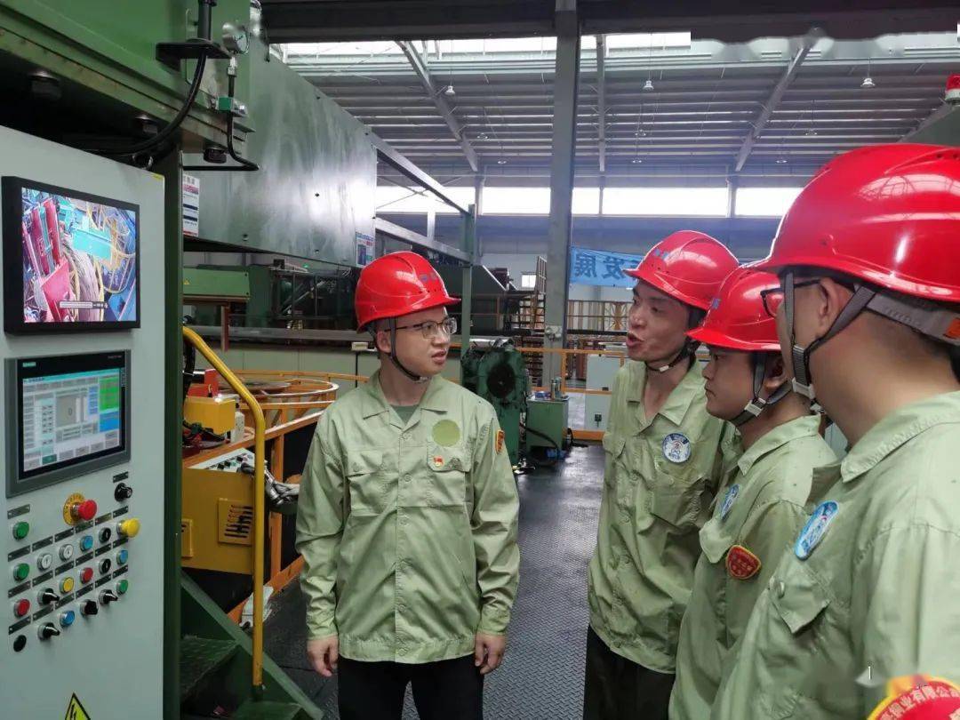 每一位努力奋斗的劳动者!_广东省_发展_黄洪华