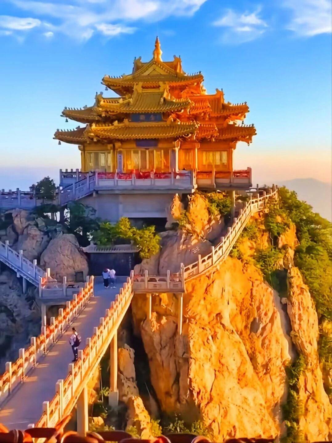 老君山是什么样的人间仙境_道教_名山_金殿