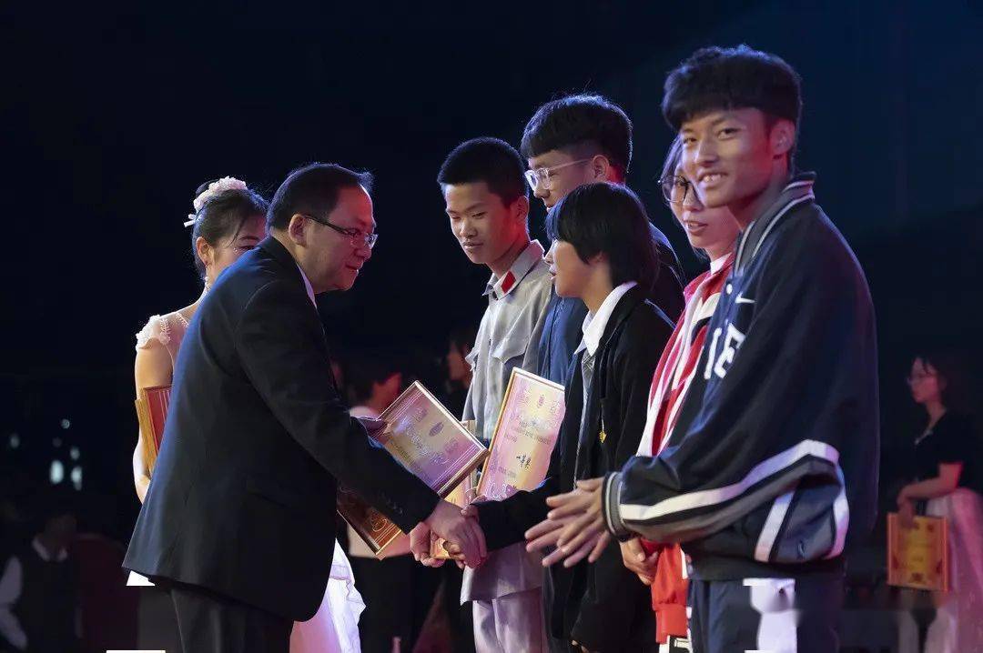 【精彩回顾】宣威市长征中学五四体育文化艺术节文艺汇演_舞蹈_独唱