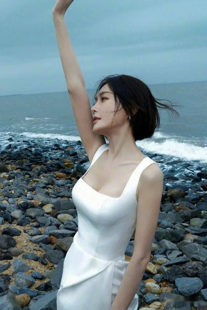 美图|岚姐姐海边写真_秦岚