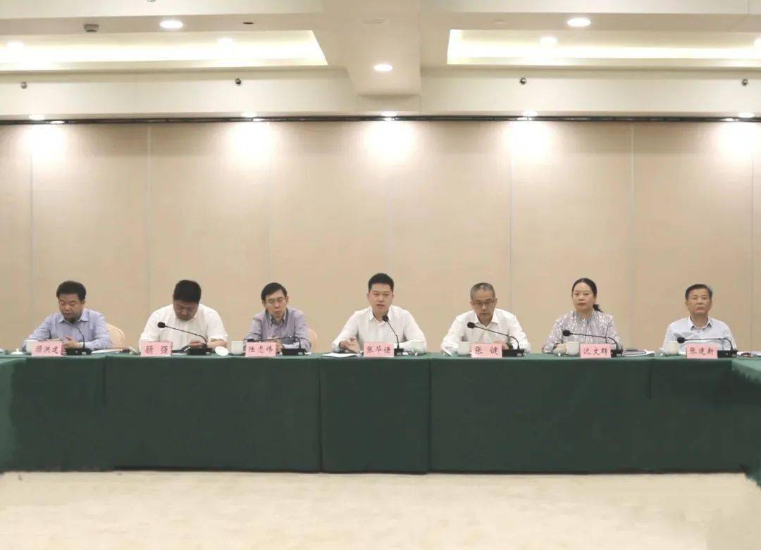 区委常委,经开区党工委副书记,管委会副主任张华谦,经开区领导张健