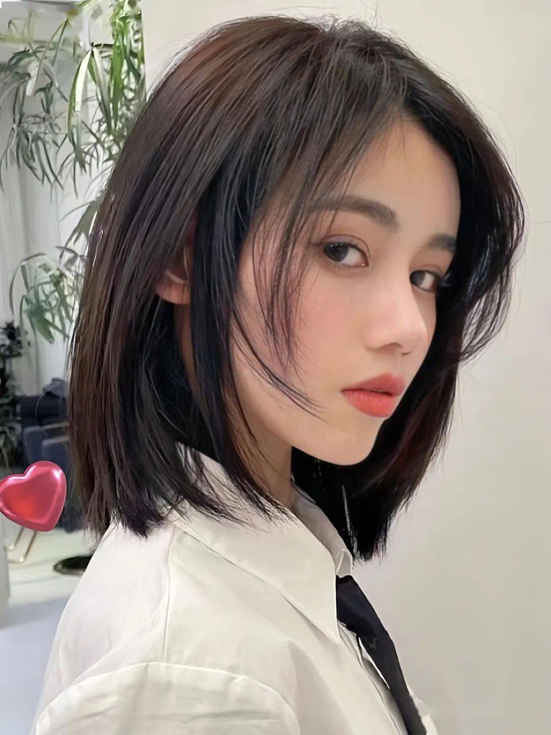 很显脸小的挑对 了发型可以提升你的颜值想要改变发型的女生不妨来