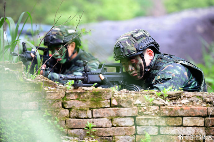 直击武警跨昼夜反恐演练现场_实战_武警江西总队_萍乡