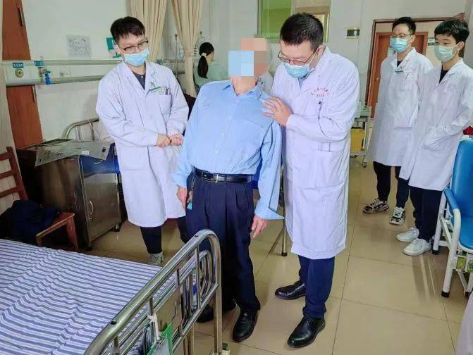 【厚德守责 精医为民】无私奉献践初心,倾心帮扶担使命—帮扶专家石岩