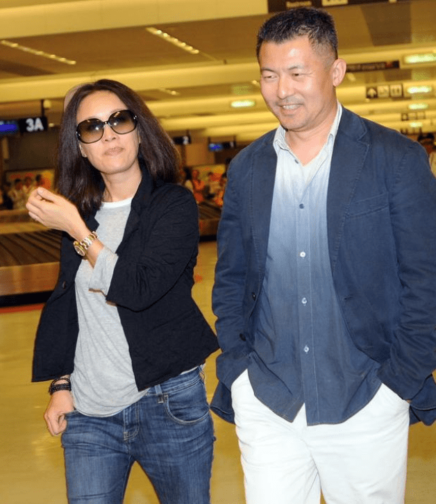 穿西装儒雅有型,气质不输圈内明星_衬衫_休闲_孟桐