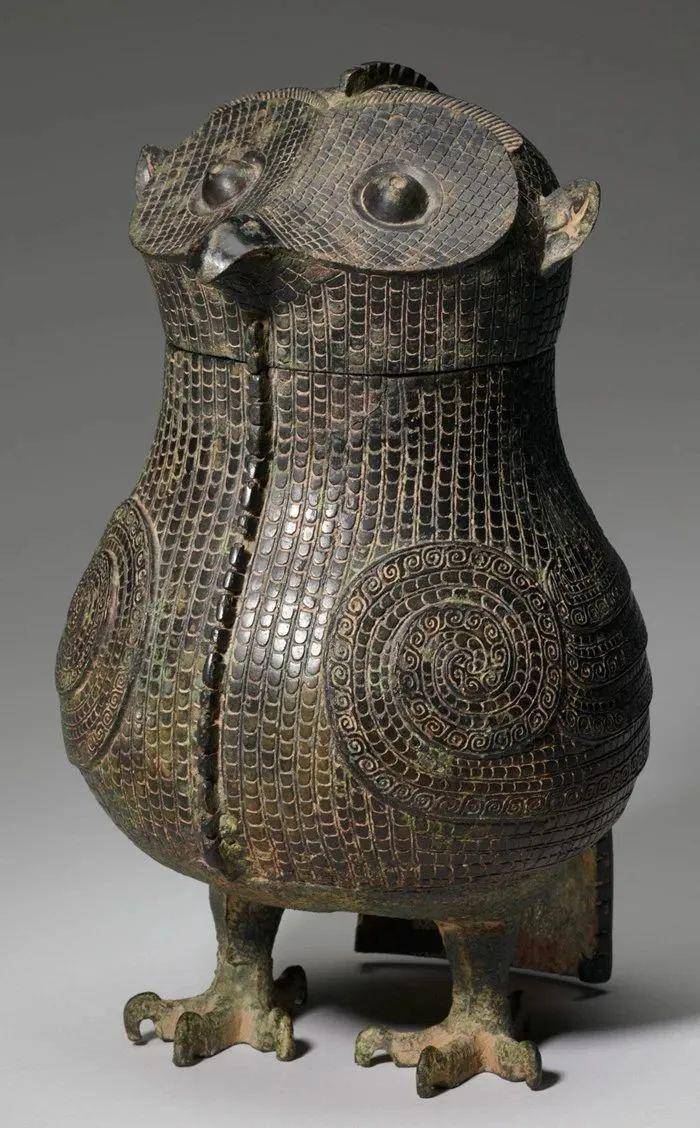 熊孩子闯大祸,失落的珍宝商代青铜鸮尊展览中被摔坏