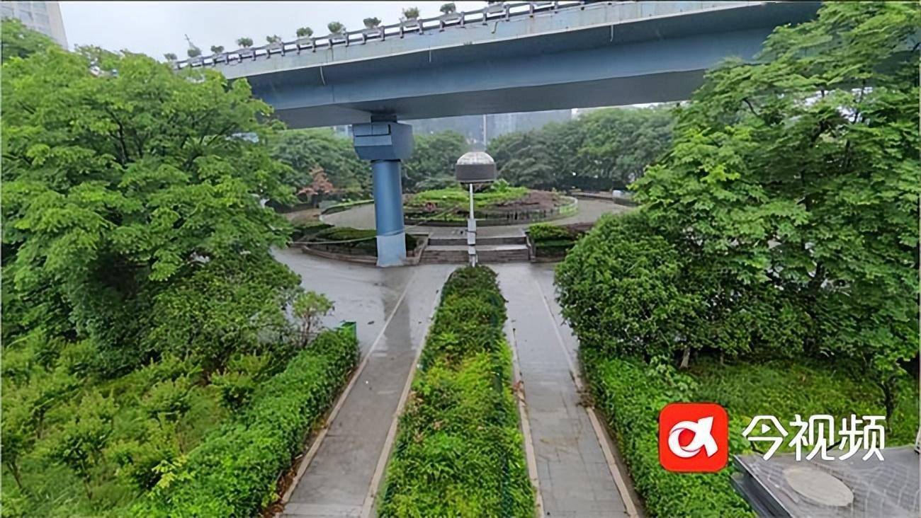 走访时,不少老人告诉记者,老福山街心花园周边有大量的居民区,日常