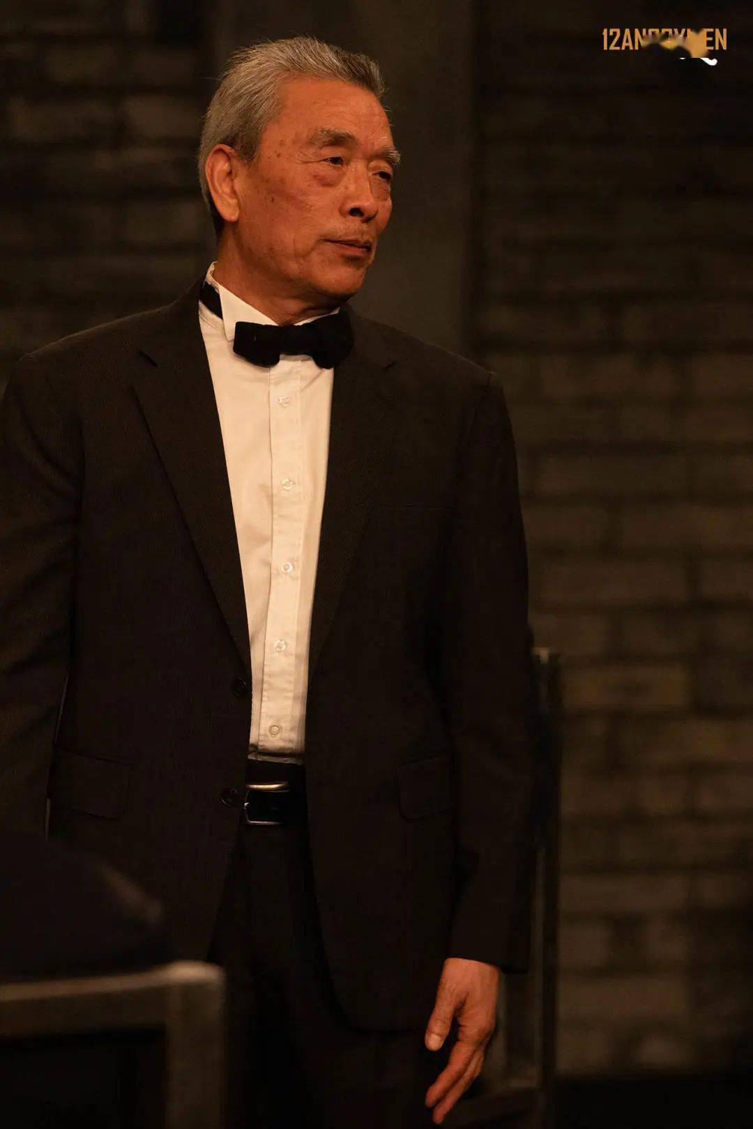《12个人》首演 | 先生们,让我们开始吧._正义_偏见_个性