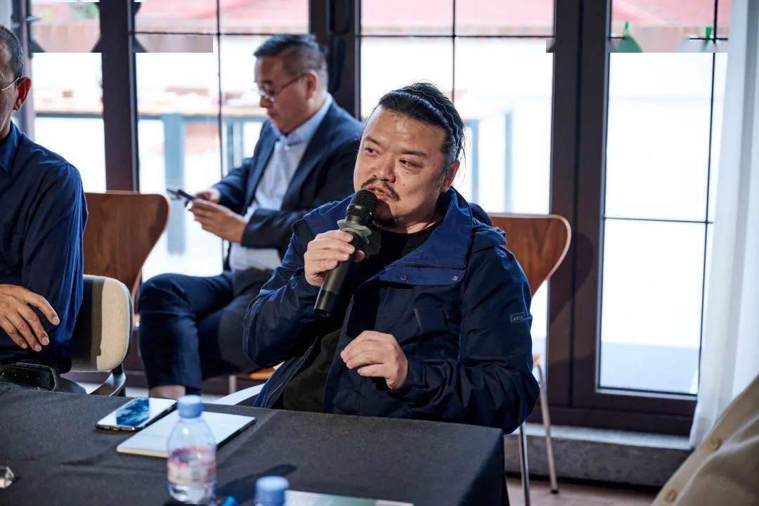 公司北京市朝阳区酒仙桥路798艺术区a区04·圣曦中心三层(86-10)6415