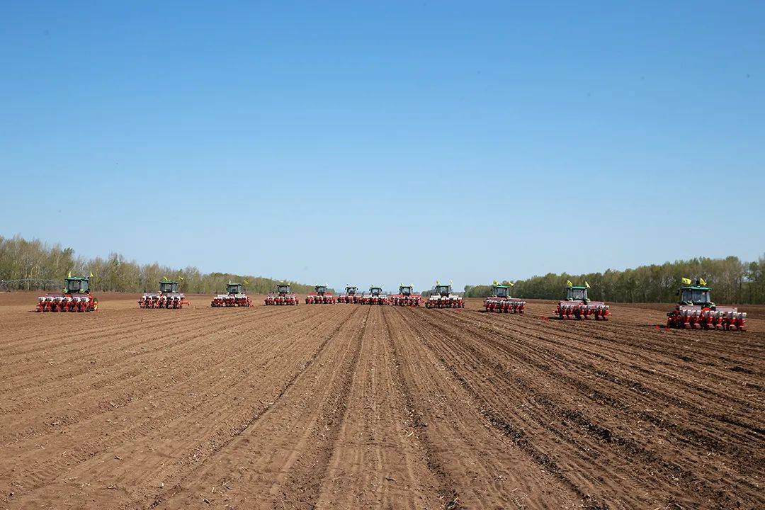 普阳农场_插秧机_北大荒