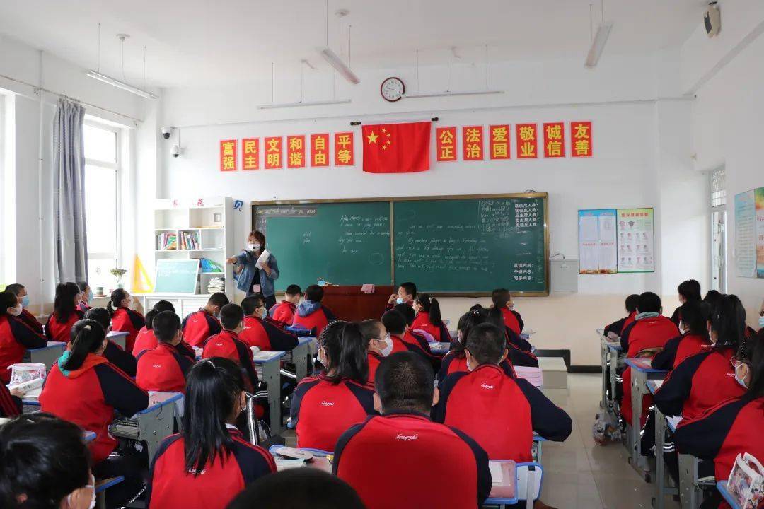 67训"练"有素,临"震"不慌——阿伦中学开展地震应急疏散演练_减灾