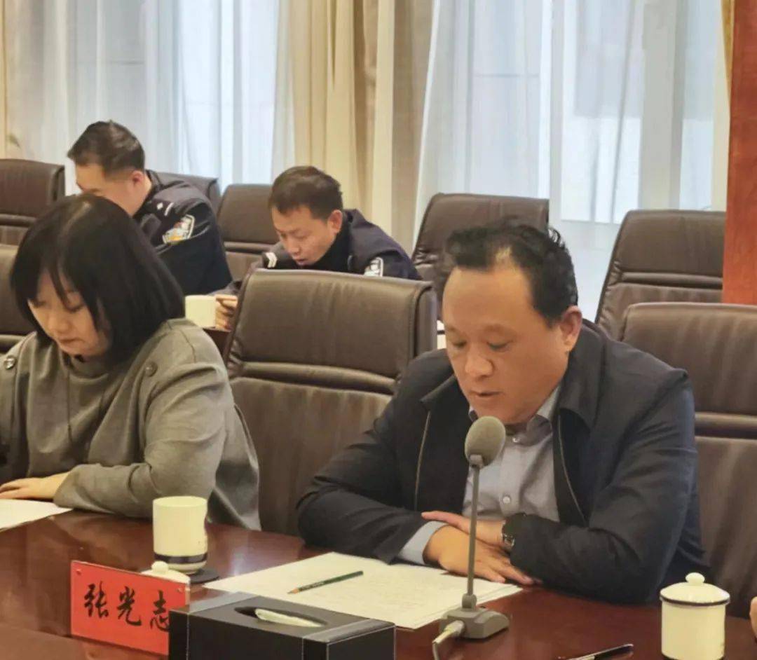 车志强副局长结合交管部门职能职责,对与会代表提出的每项意见和建议