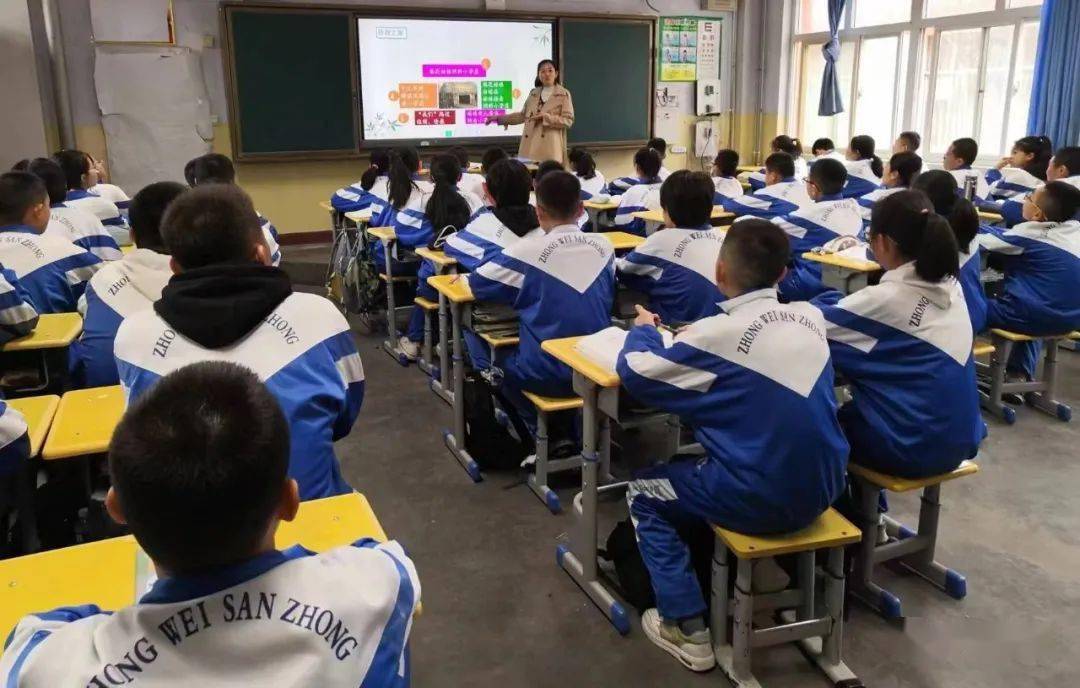 市教研室到中卫三中进行教学视导_教育_备考_课堂