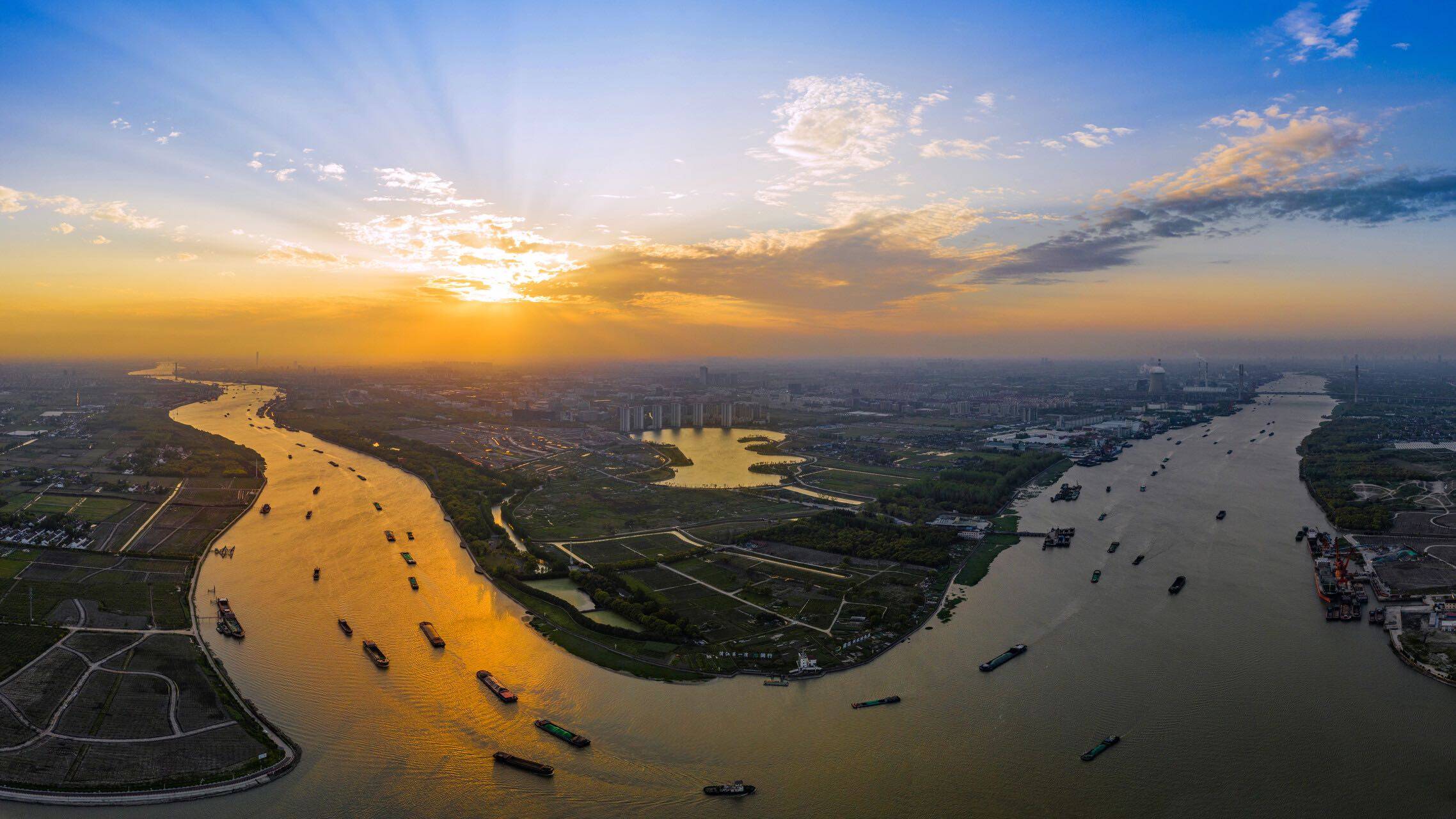 如今这个老工业基地依托上海交通大学,华东师范大学,紫竹国家级高新区