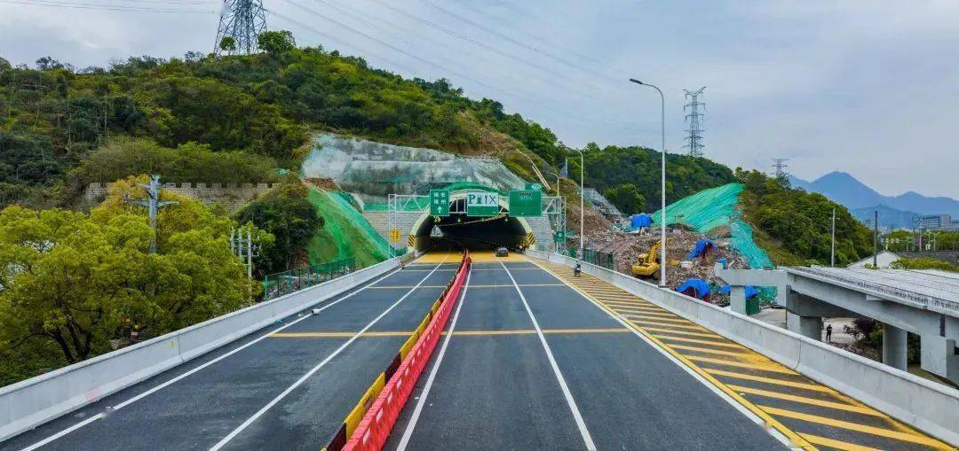 打通了甬台温高速公路至甬莞高速(g1523)的连线,贯穿东西走向,在温州