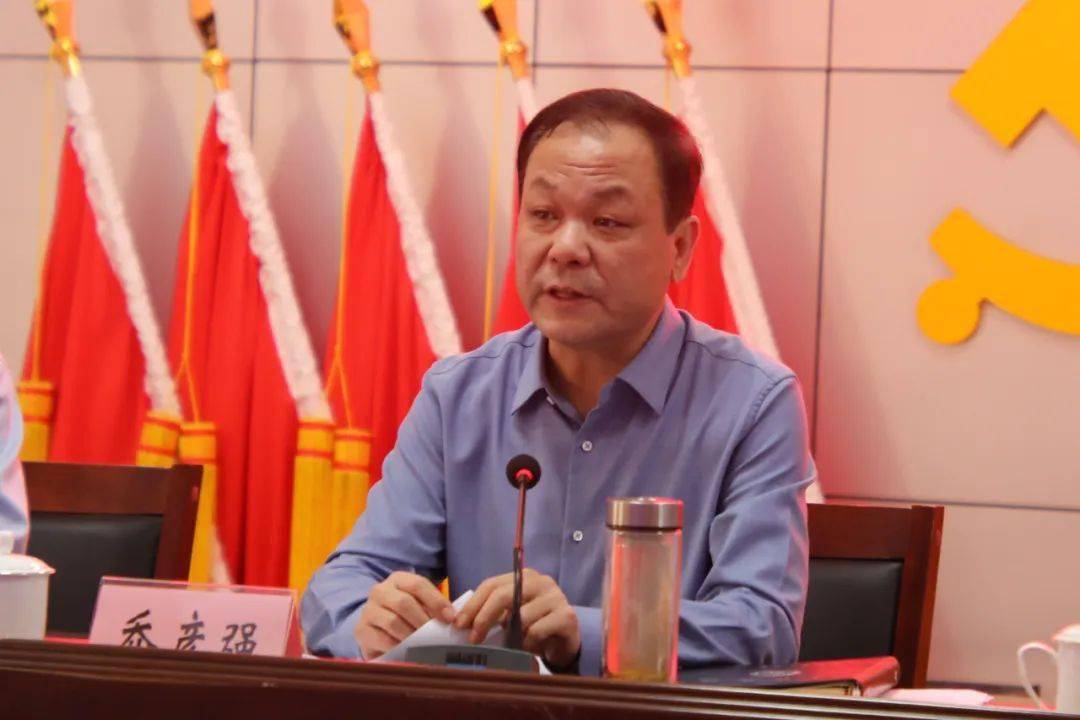 推进会上,乔彦强常务副市长强调,各级各部门思想重视要到位,要充分
