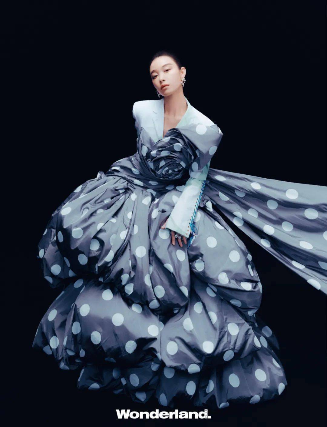 倪妮| 《新视线wonderland.》六月刊封面,刀剑入眉间_生活_工作_进行