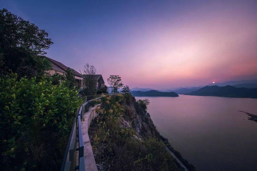 978年时间,投资8亿,谱出一幅惊世之作97选址鲜有人知的天溪湖畔